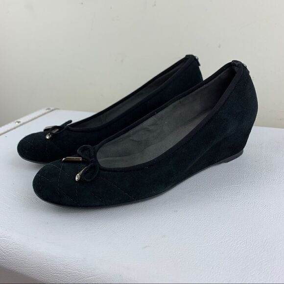 Stuart Weitzman Quilty Black Suede Wedge w/Bow 7.5 - Picture 4 of 14